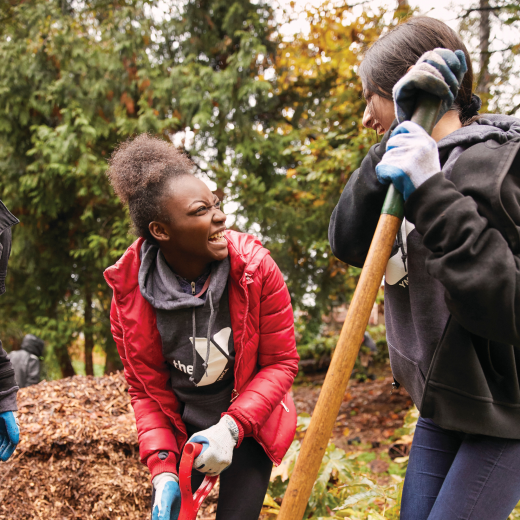 teen girls volunteering together